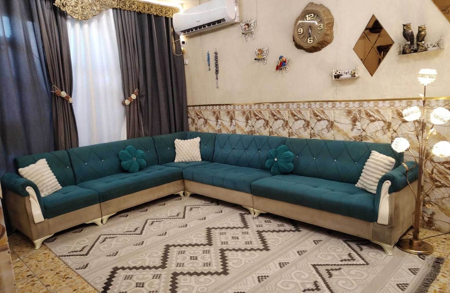 تخم ديوان ٨ مقاعد توصا موديل تركي مودرن تصميم حديث قوي تكمة ثكيل خشب بلوك اسود اسفنج ظغط عالي مميز قماش وتر بروف ضد الاتربة والمي استخدام قليل اخو الجديد نظافتة ١٠٠ ٪ نظيف جدا مبي اي ضرر... ٣٩٠ وبي مجال بسيط للشراي


**إذا كنت صاحب هذا الإعلان وتريد حذفه لأي سبب، رجاءا أرسل رسالة إلى الدعم الفني**