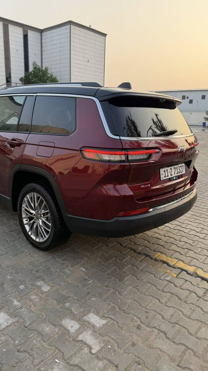 السلام عليكم

جيب كراند شيروكي 2023 فئة لمتد بلص ٧ راكب

حادثها صفحتين وبنيد بدون اي ضربة قوية او دواخل او شاصي او لغد 

السيارة اذا اعدد مواصفاتها ينرادلي كلش هواية وقت بس كلشي بيها 

سعرها ٢٦٠$ ورقة 

مكان بغداد / العامرية

بيع او مراوس حسب القناعة 

سيارة على ايدي اني مرقمها واستعمال ايد وحدة صفر مسج ولا كلوب بلدشبول مشتغل 

البنيد واللايتات مغلفات ppf 

عليها تضليل الكتروني بلريمونت يفتح ويسد 

الكامرات ذكاء اصطناعي تطلع الاجسام القريبة

 السيارة محدثة ومعربة شرق اوسط وخرائط بلساعات كدام السايق

***********
