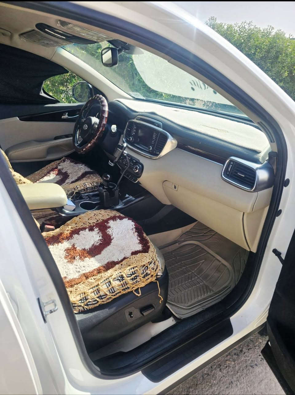 السلام عليكم سورنتو وارد امريكي
صور الحادث مرفقه بالمنشور
موديل 2018 / اللون ابيض 
رقم بصره ابسمي تحويل ثاني يوم
6سلندر  7 راكب  3 قطع تبريد
بصمه تشغيل + وبصمه ابواب 
شاشه كبيره + كامره دواره اصلي
 3 انضمه قياده + مري ترحيب 
الباب الخلفي كهرباء + لادار جانبي 
كشنات جلد كهربائي 
الكشنات الاماميه تدفئه
تحكم ستيرن جهتين 
بردات خلفيه اصليه
حساسات خلفي
اربعه جام اوتو + اشاير بالمري
السعر 183
رقم الهاتف / ***********
العنوان / البصره / 5ميل
