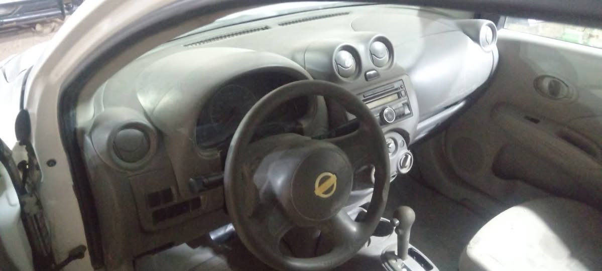 نيسان سني موديل 14بيه ضربه بل جاملغ الخلفي ولباقي شوفت عينك ماعندي افلاوس اصلح السعر 45 مكاني كربلاء ***********
