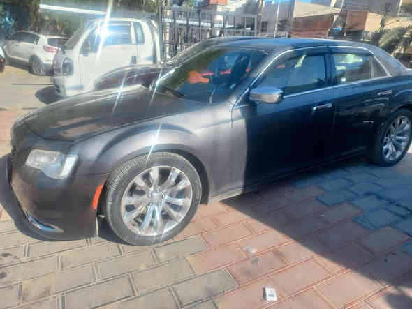 السلام عليكم أوباما موديل ٢٠١٨ لمتتد سي ٣٠٠ فول بدون سلايت داخل جلد اوف وايت تبريد بالكشنات حادثها فقط دعامية أمامية وهنا بالعراق صار بيها صبغ جاملوغ أمامي أيسر صور الحادث مع المنشور السعر ٢٠ الف 
الاتصال مع صاحب السيارة بغداد العطيفية 
***********
