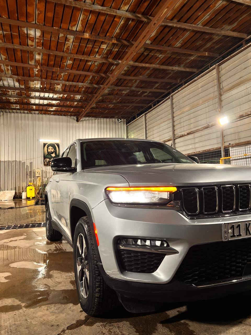 جيب هايبرد موديل 2023
فول مواصفات ٣ شاشات
ضرر موضح بالصور تبديل جاملغ و صبغ بالباب و بالبنيد و يرادلها بارد بسيط بالباب الخلفي بجهة الحادث 
السعر 290 
رقم بغداد تحويل مباشر عنوان بغداد ***********
