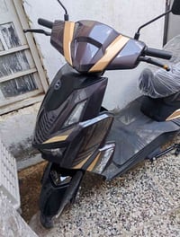 دراجه سكنس مديل 2025ما مستخدمه قليل والعقل محور فقط دراجه جديده  بطاري...