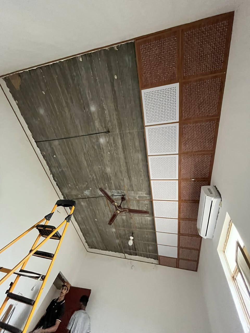 عماد في قضاء رفاعي
#عمل_كافة_الديكورات✅ 
1-مربعات عدل + خسف
2-عمل اشرطه بلاستك عدل + خسف وحسب الطلب🙂
3-عمل زجاجي مربعات🙂
4-جبس بورد 🙂
5- تغليف جدران بلاستك🙂
6-صبغ منازل 🙂
7-ديكورات بلازمة بلاستك🙂
8 -فلين+ فوم✳
وباقي الديكورات. الستفسار على رقم ***********
