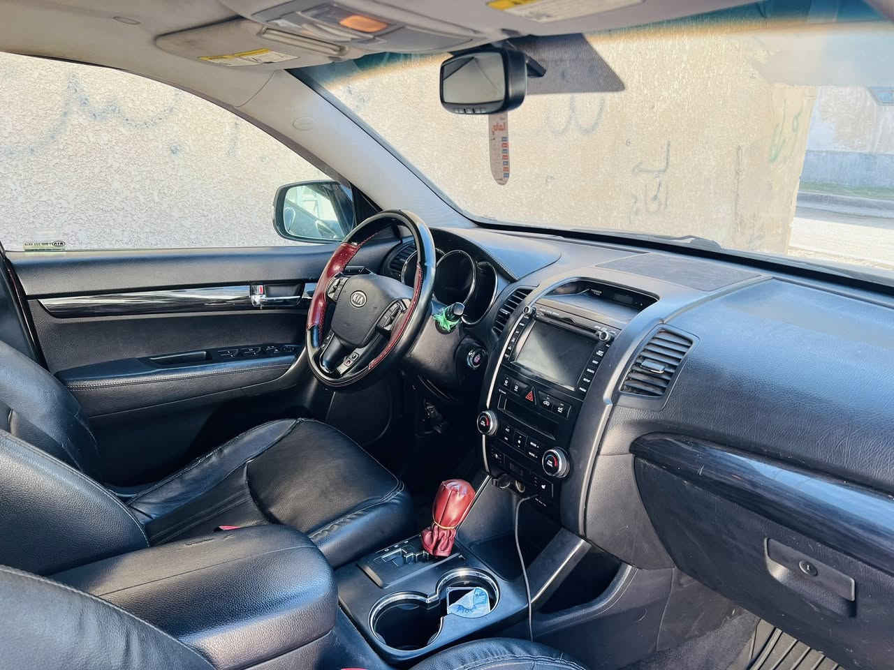 سورنتوا ( 13 ) أمريكي فول مواصفات 
مكينا ( 6 ) 3300 
رقم كربلاء إنكليزي 
تبريد تخم تاير حداديه منضومه بانزين كله جديد 
شرط جديده السياره 
فول مواصفات واحد ع واحد 
مكان السياره كربلاء 
حادثه جاملغ ايسر او نفسه امصلح 
السعر ( 140 ) $ 
***********
