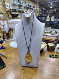 قلادة فضة وكهرب • ديالى خانقين • توصيل