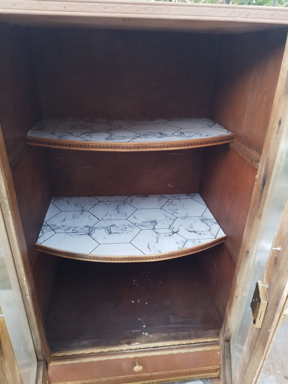 يا الله كنتور بابين خانتين وبوري تعليك ملابس وجرار بسعر 55 الف وثاني كنتور او كلشي يرهم ازغر منه شويه 3 خانات وجرار ب 45 الف مكاني ابو غريب ***********  ***********
