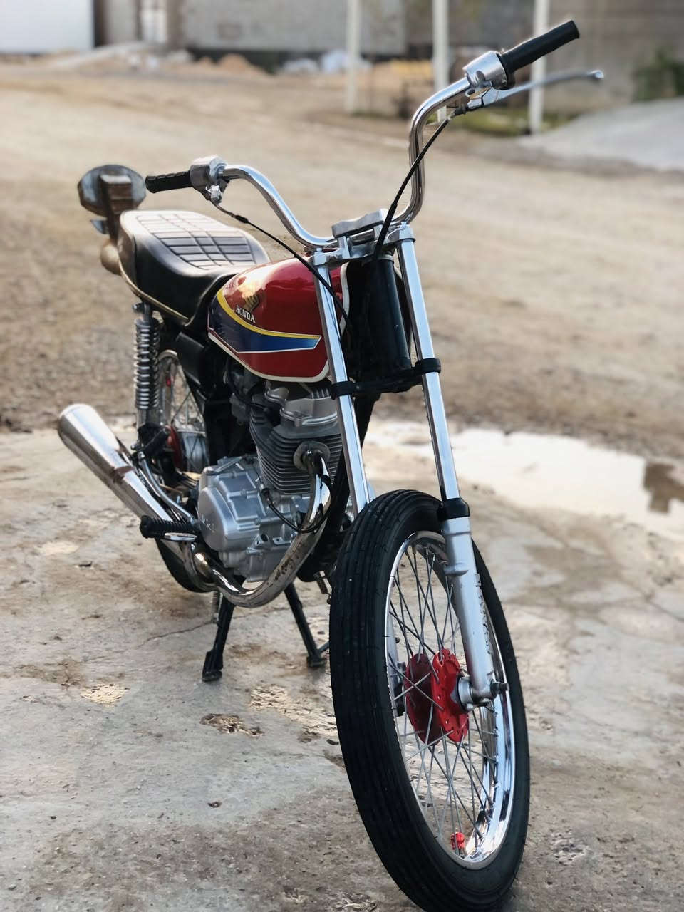 دراجة نامه 4 كير محرك شلامجة مديل 25 دراجة كاملة وماناقصها شي مكانها رمادي 7 كيلو سعر 525 شراي خاص لو ع رقم ***********
