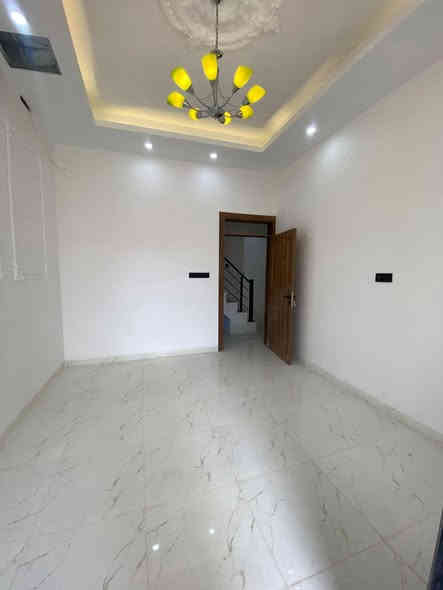 عقارات مهند الطائي 🏛🏛

داران للبيع تسليم كامل 

في حي الميثاق قرب آلسوق موقع كلش مميز

🔴مساحة كل دار 100 متر واجهة 5 متر 🔴

💥💥سند طابو ملك صرف سكني 💥💥

تفاصيل البيت : شغل كلش مرتب بناء درجة اولى 

طابق الاول : غرفة نوم وهول ومطبخ واستقبال وصحيات 

طابق الثاني : غرفتين نوم وصحيات 

السعر 142 مليون البيت الواحد

مراجعة #مكتب_مهند_الطائي 🏛
موقع المكتب➿➿في الموصل / حي الوحدة  

التفاصيل الاتصال على الأرقام التالية :_
( *********** )كورك☎️📞
( *********** )اسيا ☎️📞
او ((الاتصال على واتساب او فايبر برقم 
***********))
