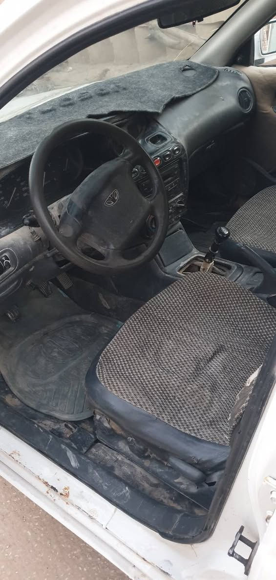 دايو لكنزه سعر مناسب 27$
 رقم بابل دولي الجديد سنويه عظم نهاية ٢٨ 
مصبوغه عام بدون حادث 
بيها شويه خياس مكات قليله بالباب الخلفي
كير عادي تخم تاير جديد صار ١٠ ايام من شديته باتري جديد كهربائيات كولها شغاله
تبريد عاطل سياره نصبه حلوه احلى من الصوره
***********
