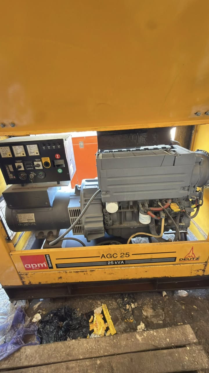 محرك دويس أولدز 4 بستم 25 كيفي زراعي مشتغل 200 ساعه 
طبك بلادي على وضع الشركه ***********
