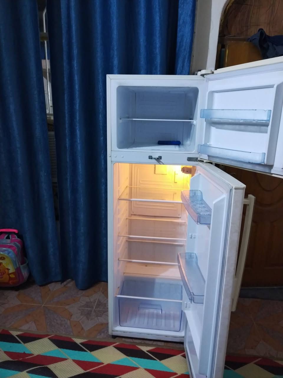 ثلاجه جديده حجم 16 للبيع السعر 175 بعقوبه التحرير الرقم ***********
