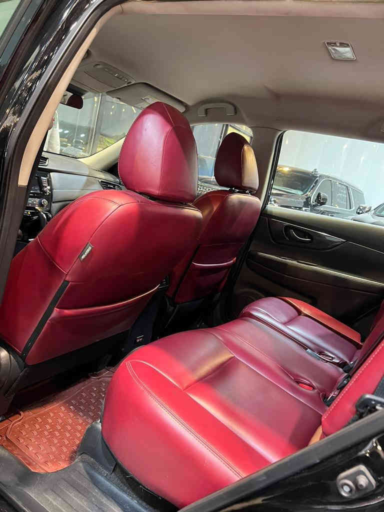 يالله 
السلام عليكم 
سياره نيسان روج ٢٠١٩ رقم بغداد حادثهاموضح بالصور
ماشيه ١٣٨ رقم بغداد 
نص فول كير مكينه تبريد كهربأئيات كلها شغاله مكينه 2500
كشنات جلد لون ماروني مميز السعر ١٢٥ ورقه وبيها مجال بسيط وماكو نيسان بهيج سعر 
مكان السياره بغداد ***********
***********
