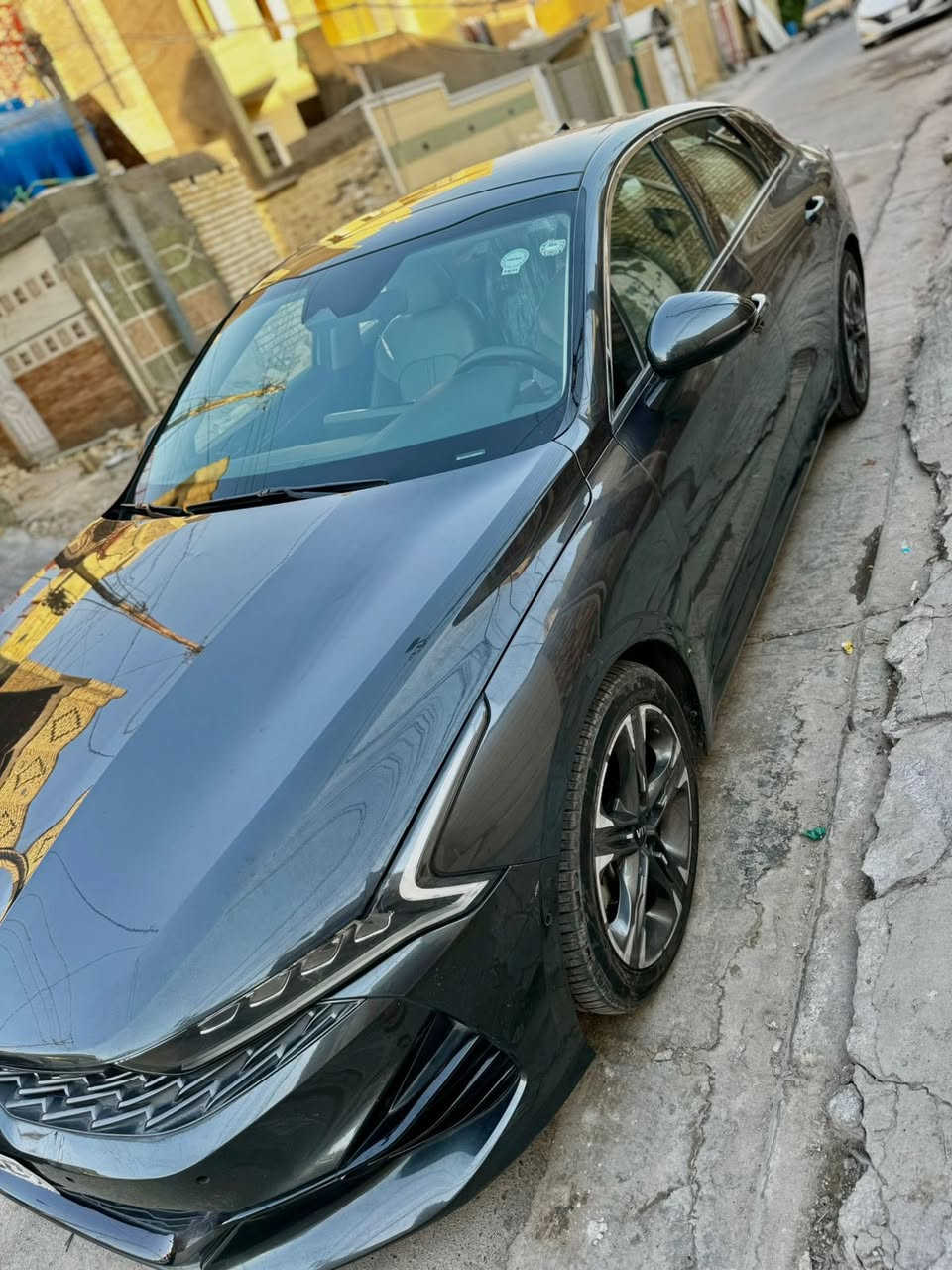 للبيع كيا k5 2021
السلام عليكم K5 موديل 2021 وارد امريكي  محرك ١٦٠٠  تيربو ماشيه السياره 86 الف كيلو السياره رقم اربيل  باسمي

 فول مواصفات 1/1 بنوراما بصمه كشن كهرباء بكلايت لد داخل جلد  تدفئه تبريد كشنات 

السعر 155 وبيها مجال مكاني بغداد 

حادثها جاملغ و بنيد تبديل بدون صبغ 

 *********** 

***********

واتساب موجود
