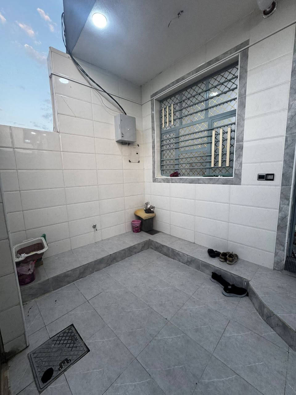 سلام عليكم بيت للبيع في حي الفارس زراعي
مساحة 120م
التفاصيل:
1غرفة نوم
صالة +استقبال +مطبخ
للاستفسار
***********
او مراجعة مكتب ادراك للمحاماة والعقار في شارع الامير مقابل مخبز الامير
