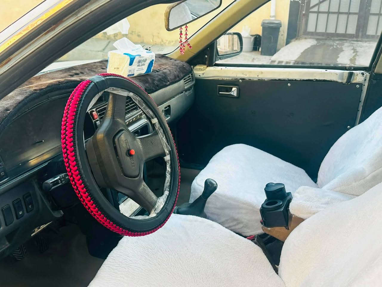 السلام عليكم
مازدا 626 للبيع 12 بخ سياره رقم دولي كركوك شرط التحويل والغرمات سنويه 2030 بيها بطاقه بانزين سياره جاهزة بس مشط ستيرن عاطل ملاحظه بيها ظربه صغيره طارف الجنطه ومصلحه.

#السعر 28 ورقه وبيها مجال  للاتصال ***********

