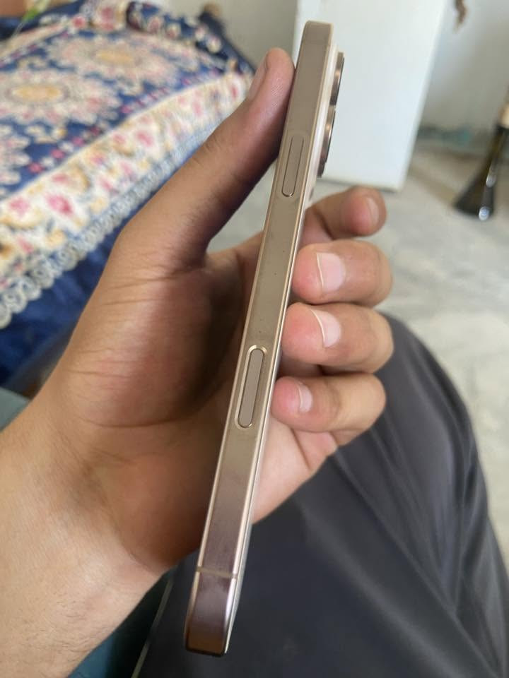 16 برو ماكس ماستر بطاريه 90 ذاكرة 256 نضافه 1000 ب ميه كامل ملحقات للبيع أو مراوس سعر 1275 قفل 
*********** اتصال فقط
