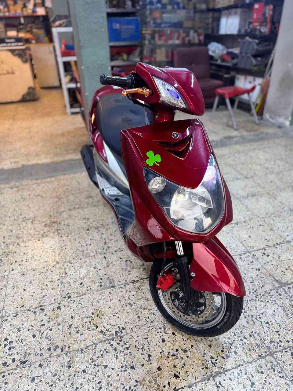 للبيع نوزل دراجه كفاله عامه مكينتها بلاد بيها كلجات دراجه نشطه كلش بيها وياله ونواعم سعرها مليون وميتين 1200 مكاني البياع للاتصال ***********
