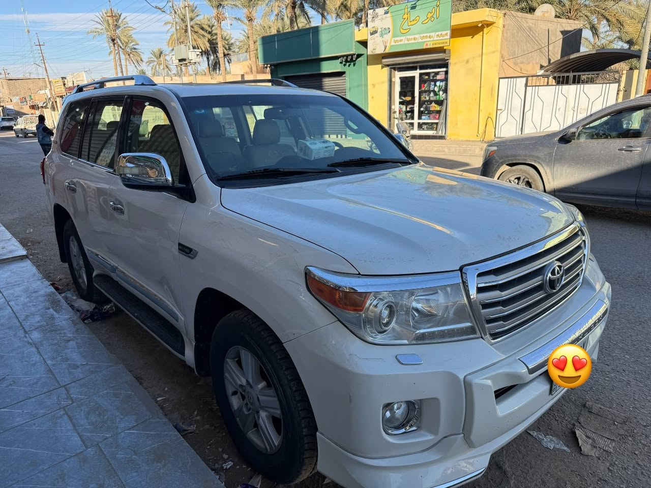 للبيع لاندكروز 2010 محدث 2014
السياره احله من الصور بالحقيقه 
فول مواصفات 1/1 💯 :
1- فتحة
2- بصمة
3- حساس خلفي وامامي
4- ثلاجة
5-شاشه
6-كامره خلفيه
7- 8  ايرباك 
8-دفع رباعي
9- رقم بغداد  
10- تحكم ستيرن 
حجم المحرك:V6
ملاحظة // السيارة  كفاله عامة من جميع النواحي وشرط الفحص ✅  
جديدة بمعنى الكلمه شرط تراي زيرو  جاهزة من كلشي

السعر 305 و بيها مجال                   
للاتصال /***********
