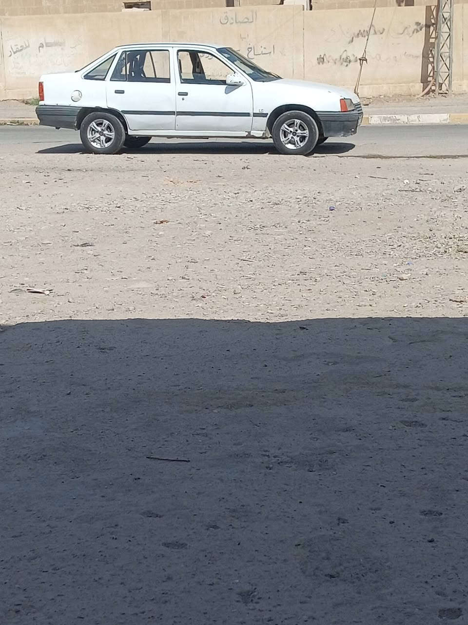 السلام عليكم 
كاديت للبيع رقم انكليزي سنويه لل 2030اني الشرعي كوربون بيها ورقي والكتروني
كلج وعينه وبربرين وقمجه جدد شديتهم دوشمه جديده بطاين فصال فصلتهن محرك 16بي صرف وايرمنيه كلها شغاله 
سعر 25وبيها مجال***********اتصل ودلل
