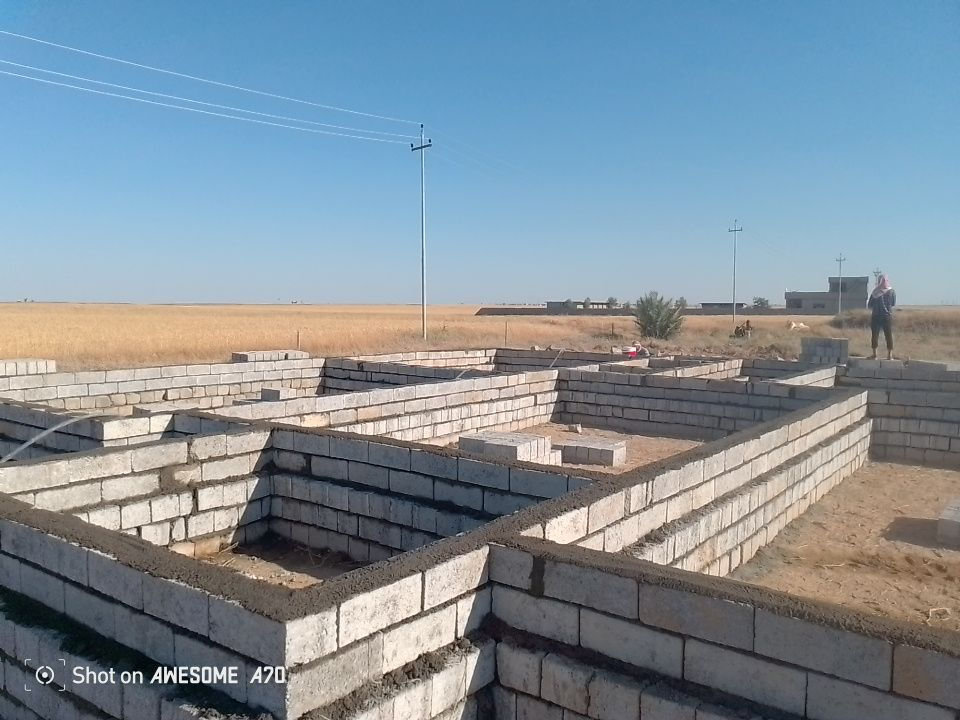 السلام عليكم يتوفر كادر بناء 
لبناء كافه الأعمال سياج صحيات بيت تكعيبه استارة بيتونه 
المراسله خاص او الاتصال على الرقم ***********
