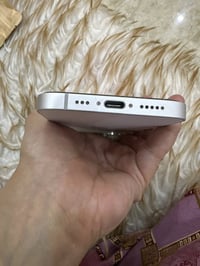 ايفون 16e • ١٢٨ • ابيض