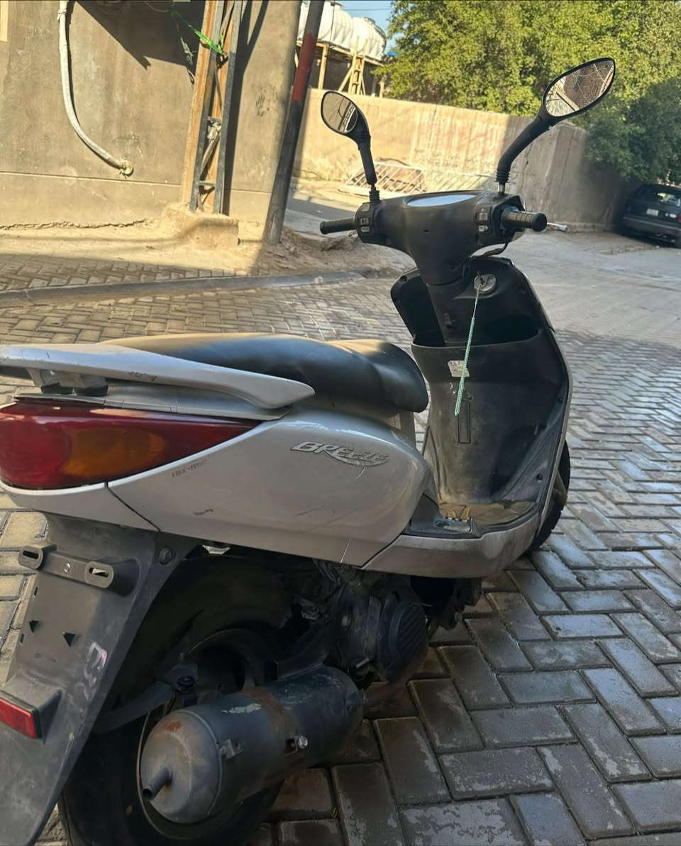 دراجه بريز للبيع دراجه ما مفتوحه ولا بيها اي شي و كفرات وكاله جيب فيتر و افحص دراجه هندور سلف دراجه خير من الله 
العنوان مدينه الصدر 
رقم هاتف ***********
