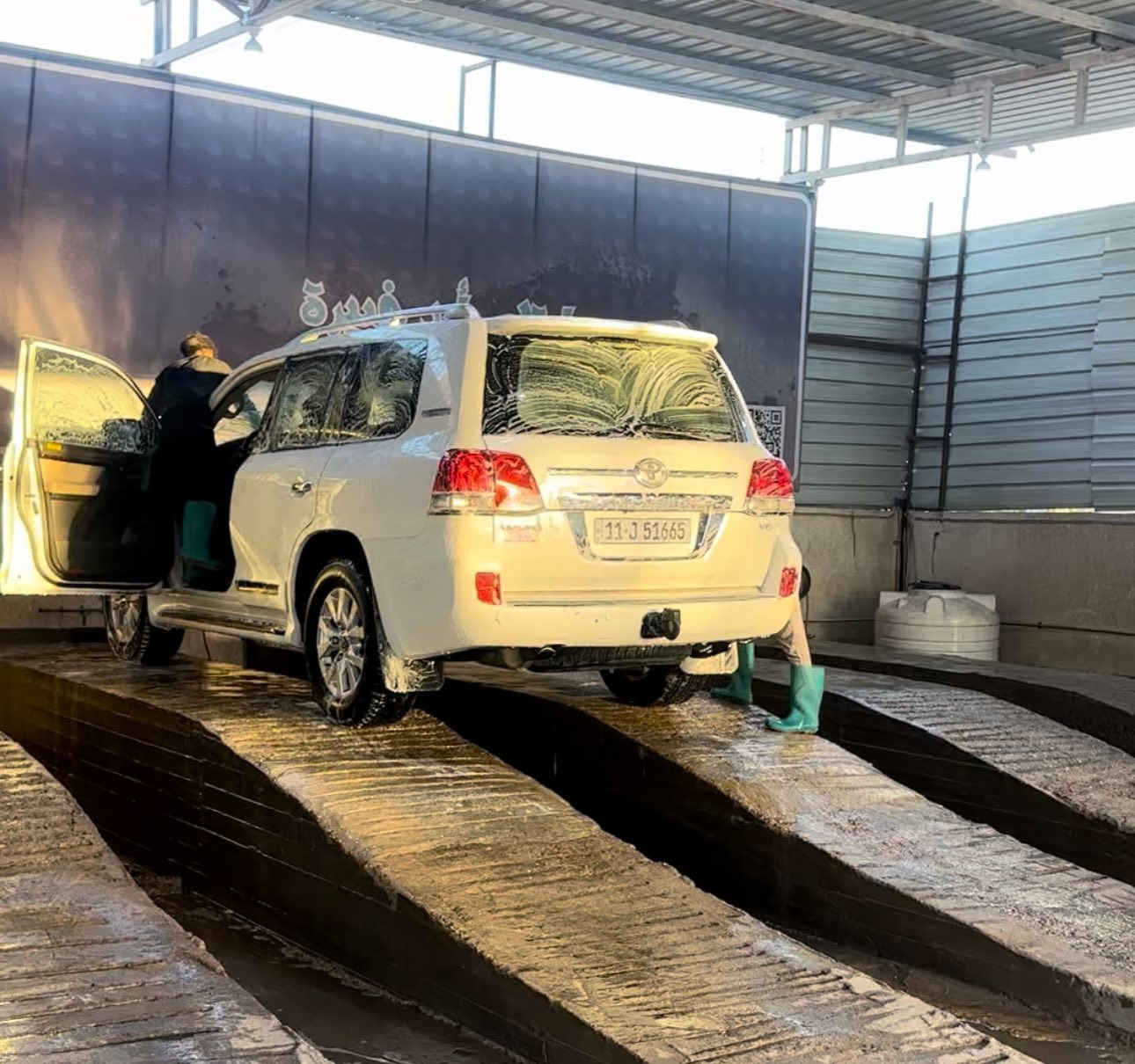 لاندكروز ٢٠١١ستينيه ٦ سلندر
رقم بغداد باسمي 
ماشيه٢٠٠ الف 
ضربتها جاملغ ايمن ولبنيد بسونار فتح وشد تبدیل 
مفتوحه لمكينه كاسكيت فقط 
السياره نضيفه وجاهزه  
سعرها ٣٠٧ وبيها مجال بسيط
رجاءا  بيع نقد او مراوس حسب القاعه بسياره وفرق فقط الشراي وجاهز يتصل 
***********
