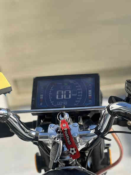 السلام عليكم دراجه سيفان سولنك الأصلي موديل 25 صار شهرين من طالع من معرض ماشيه 3000 صار 4تبديلت مال دهن #مراوس #فقط بوكسر 21او 20كون شرط نضيف العنده يتصل عليه وبل خدمه *********** خاص مقفول 🔐 فقط اتصل
