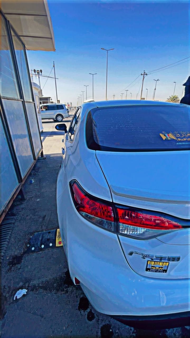 السلام عليكم
سيارة كورلا هايبرد ليفان موديل 24 الشكل الأمريكي 
سيارة بيه بارد بالنيد والصندوق 
ماشيه 38
رقم بغداد باسمي و سنوية جديده و داخلة هزة 
مواصفات فول
 فتحة سقف
و بصمة بيبان و تشغيل 
سياقة ذاتية وتحديد سرعة 
رادار 
كشنات جلد جبلي مطرز

كشن كهربائي بالإضافة 
بصمات عدد ٢
اوتو هولد
سايد بريك بصمة 
ثلاث انضمة قيادة 
مانع انزلاق 
شاشة كبيرة 
و بعد أكو مواصفات ما اذكرهن صراحة 
كير محرك تبريد كهربائيات مكفولات 
حدادية مكفولة
تايرات بعدهن مال شركة أسبير مال شركة ما نازل 
مكاني بغداد 
السعر 150 و بيها مجال قليل حك الجية 
مكانها بغداد الامين 
 ***********
