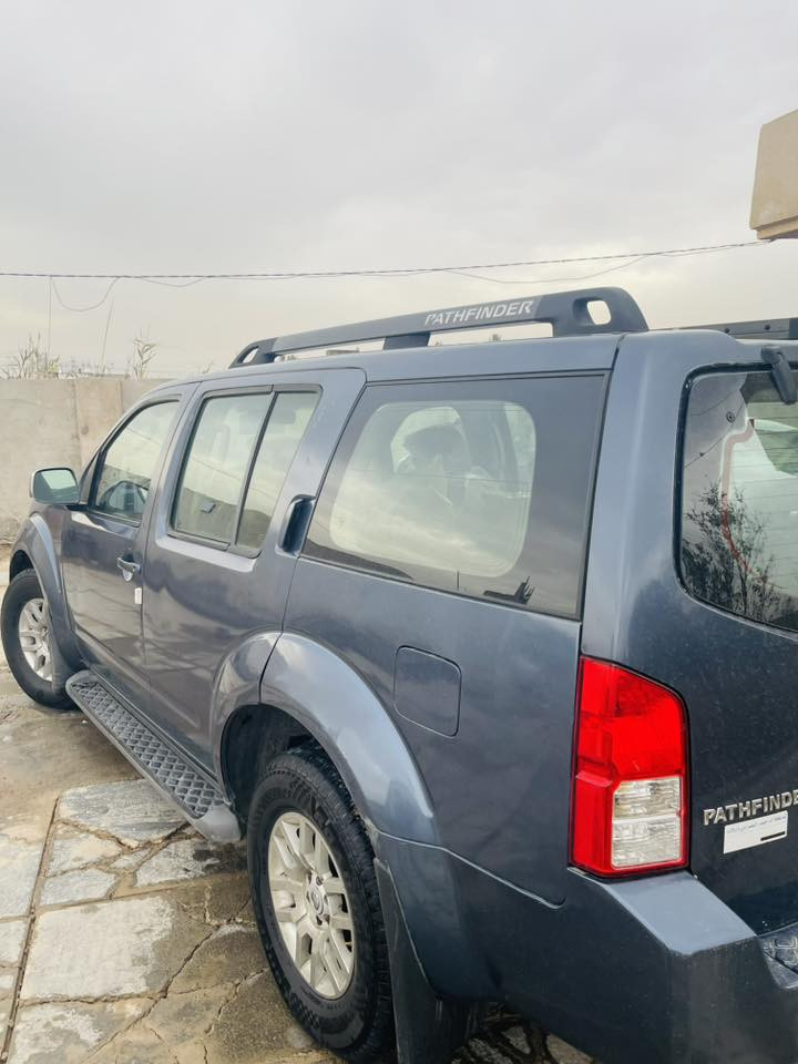 السلام عليكم للبيع نيسان بافندر 
مديل ٢٠٠٨ سياره جديده وجاهزه 
بسمي رقم انكلزي سنويه ل٣٠ 
سياره مكفول من الضربه وصبغ
عده جهه السايق بيهه جراد وصبغته
تبريد تتفئه شغلات تخم تاير شاشه كبيره 
كمره ٣ قطع تبريد 
السعر ٧٧ وبيهه مجال 
عنواني بغداد الجديد 
*********** لبيع أو مروس بكوري
