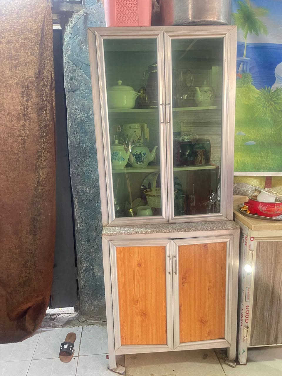الكاونتر 200
السنك 100
الميزه الاحمر 100
العارضه 100
***********
