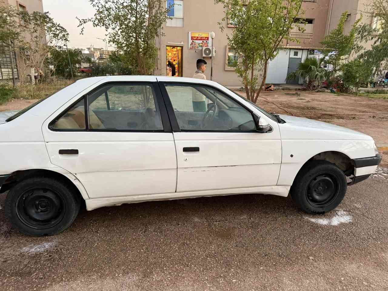 السلام عليكم بيجو ٤٠٥ مديل ٢٠١٠ للبيع مكاني نجف السياره ماعايزه شي كبل لشارع مكينه جديده هسه شادها كير جديد يشهد الله قبل سبوع شاده مصبوغ عام جماليه  السعر ٢٤ عليه غرامه ينزل من سعرها السياره رقمه نجف راعيها موجود مداور ثاني يوم رقم الهاتف ***********
