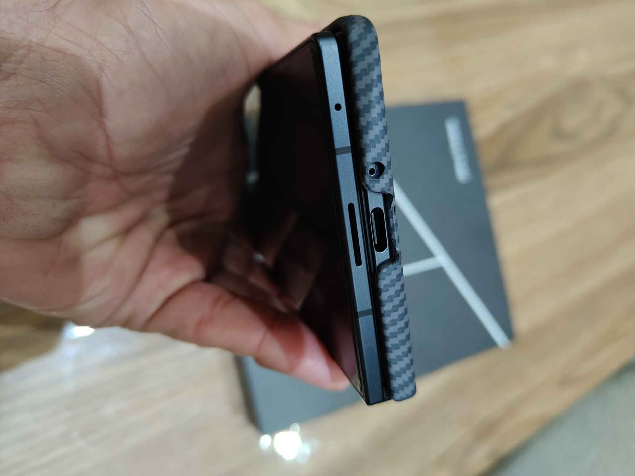 سامسونك z fold 7
ذاكدة 256 /12
الجهاز مستخدم شهر واحد فقط 
ملحقات كاملة
حافظات اصلية عدد2
شاحن 45 واط اصلي
لاصق الشاشه مال شركة بعده بالشاشات
السعر 1550,000/اسعار ثابته
الملك سنتر /السيدية
*********** بغداد, العراق
