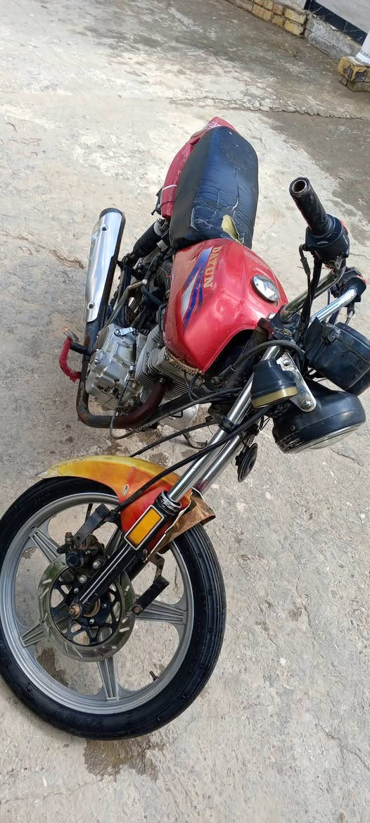 السلام عليكم ورحمة الله وبركاتة
دايون كلك للبيع ابيع على وضعها صار بيها حادث بسيط دبلات انعوجن ويدة الكلج انكسرت 225 الف او بيها مجال بسيط كلش مع تحياتي المدير الكروب


**إذا كنت صاحب هذا الإعلان وتريد حذفه لأي سبب، رجاءا أرسل رسالة إلى الدعم الفني**