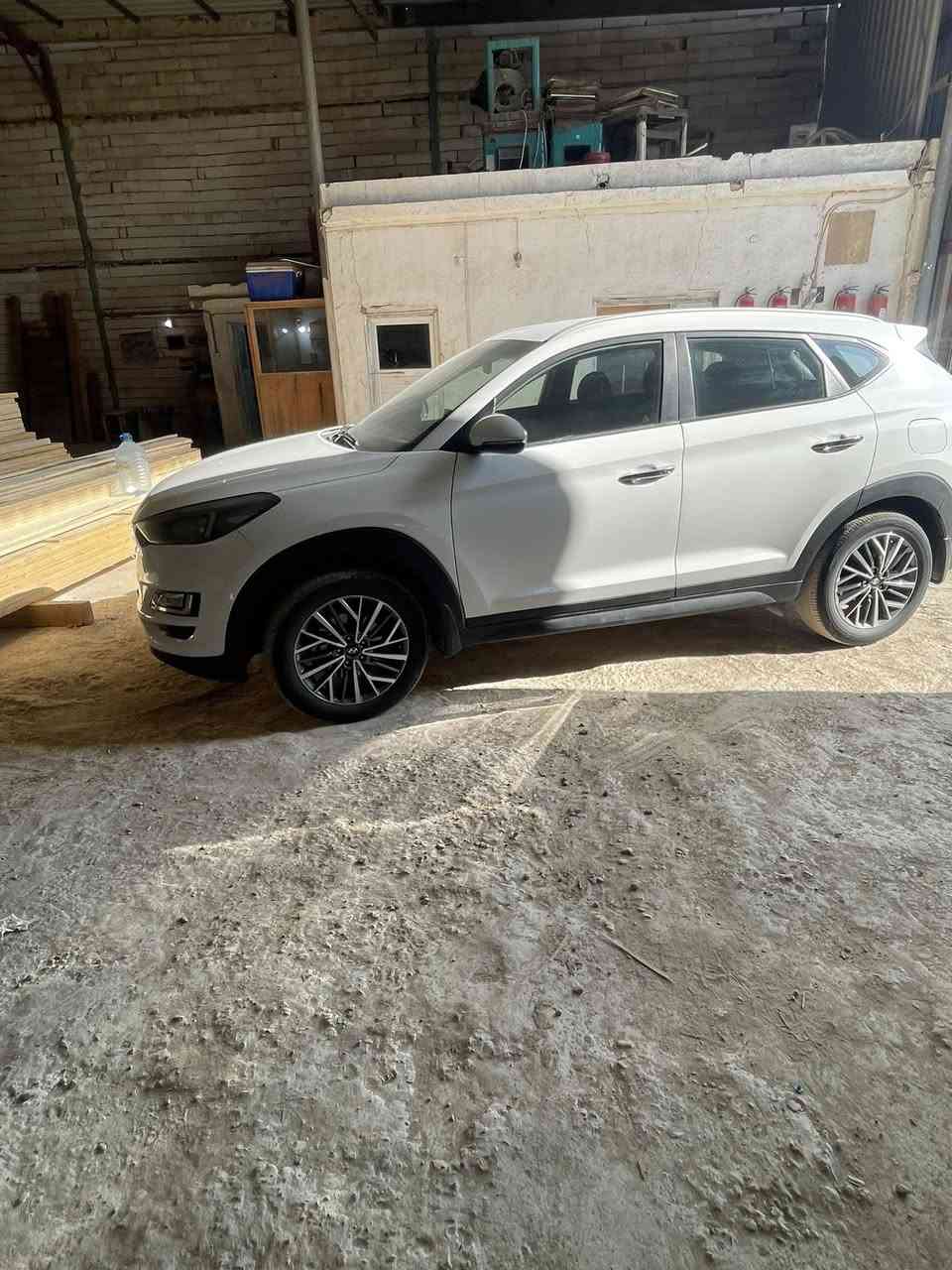 توسان خليجي 2019 للبيع  
الضرر جاملغ امامي مبدل 
النجف الأشرف 
السعر 182$ 
***********
