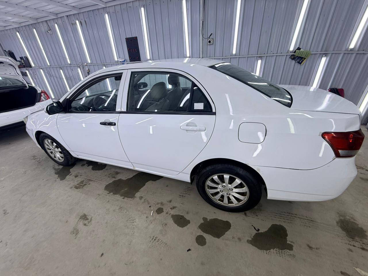 السلام عليكم 
للبيع سيارة بي واي دي  موديل 2013  دي جي ثري رقم بغداد الدولي الانكليزي  محرك 1800   السيارة مسجلة بسمي اني صاحبها الشرعي السونار مرفق مع الصور ماشية 83 كيلو متر حقيقي محرك كير صدر كفالة عامة تبريد ثلج السيارة حلوة او جديدة او جاهزة او حيل نظيفة السعر 66 اوبيها مجال للطيبين العنوان بغداد الغزالية رقم الهاتف   ***********
ملاحظة الرقم بي واتساب 
اتصل اوبيك خير ودلل
