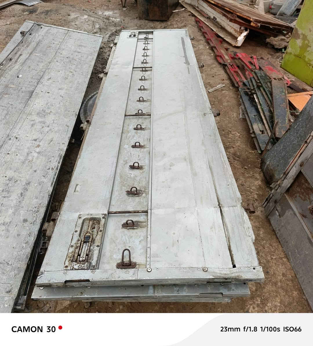 سلام عليكم ورحمة الله اجناب كرون للبيع ارتفاع ٨٠ سانتيم ‏‪***********‬‏
