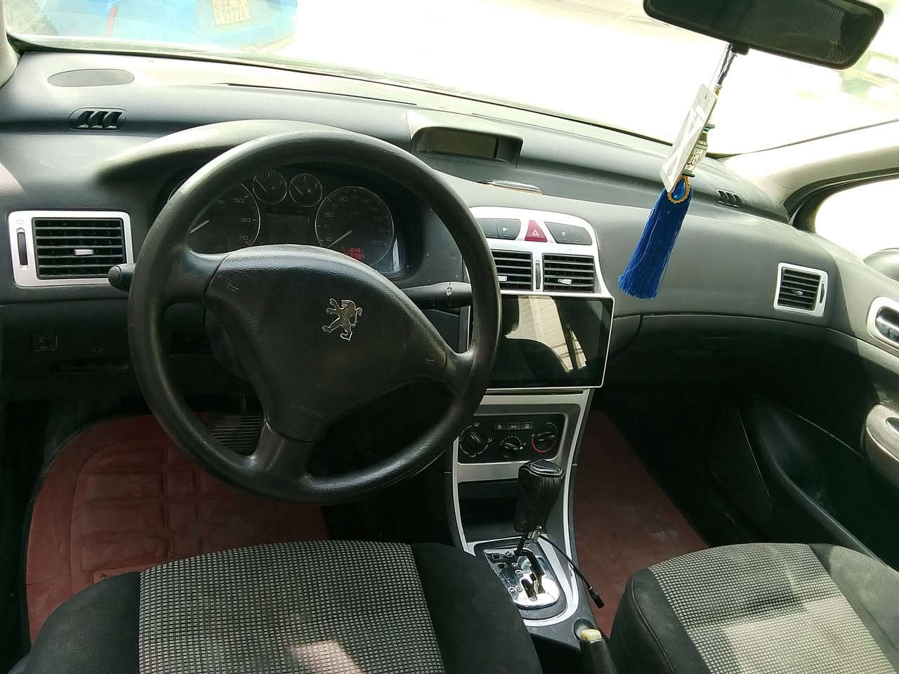 السلام عليكم بيجو فرنسي 307السياره ابلاديه بيها قبغ الجنطه ولدعاميات صبغ فقط اثر جراد موديل 2006 كير مكينه كفاله تخم تاير جديد صدر امامي جديد بس الصدر الخلفي تعبان هزه جديده كبل تحول السعر 53وبيها مجال مكاني بغداد مدينة الصدر الشماعيه الشراي ينتصل ***********
