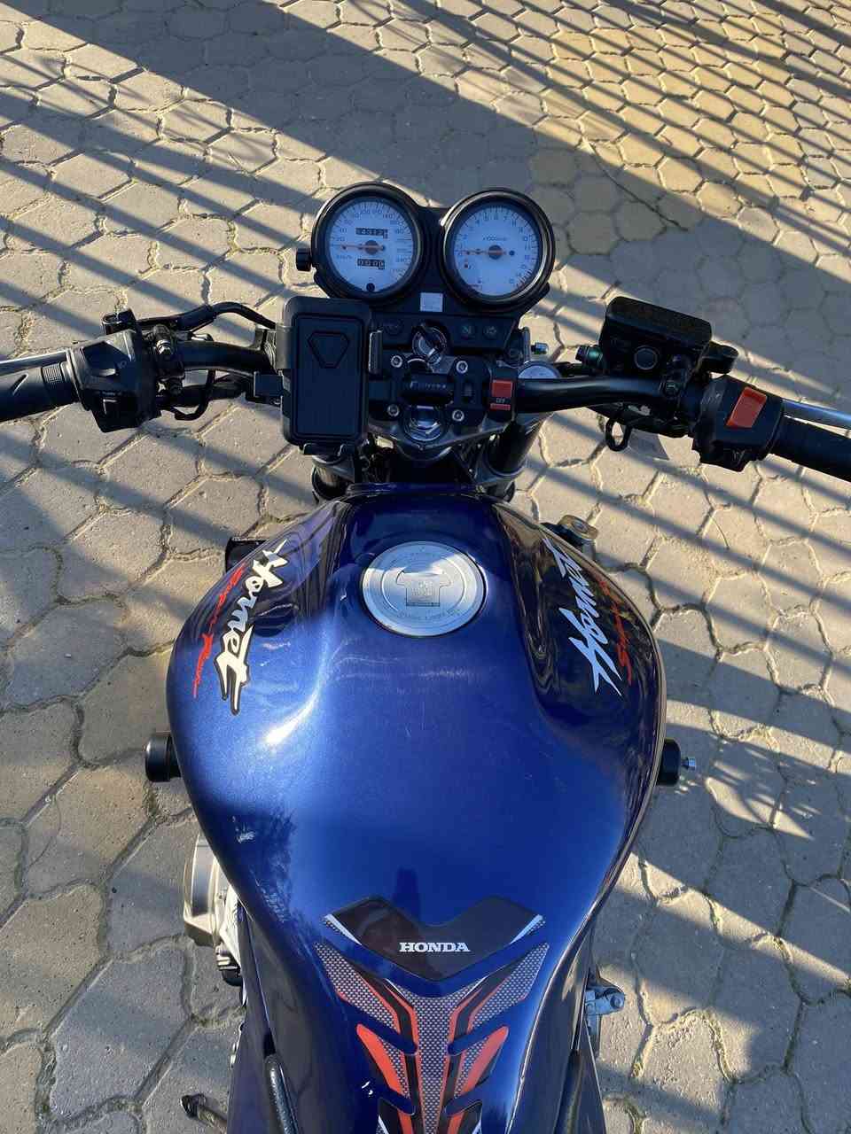 ﷽
السلام عليكم…
‏ 🏍️ HONDA HORNET 600 SF للبيع
أوراق و كمرك كامل
الدراجة وارد يابان نظيفة جداً  
الدراجة نشطة كلش بطناش 1.2.3 💨
مابيها اي نقص و مسويلها ادامة بلكات  و فلتر و باتري كله جديد 🆕 
(يعني انسى شي اسمه عطل)
و بيها كم شغلة رياضية و ترتيبات 👌🏼
التزويد و الاضافات :
ستيرن تزويد ماركة rizoma
لواصق كاربون فايبر 
لايتات زنون و هالوجين 💡
اشاير LED
صالنصة ماركة Laser صوتها طرب 🎼 و بيها طلقات ☄️
دهن جديد 🆕 
تاير ميشيلن MICHELIN 🛞
الدراجة كاملة مكملة و كلشي بيها شغال 💯
مكاني كركوك 📍
السعر : 22$ و بيه مجال 
للاستفسار *********** 📲
الكلمة الطيبة صدقة 🤍
و تحياتي للجميع ♥️
