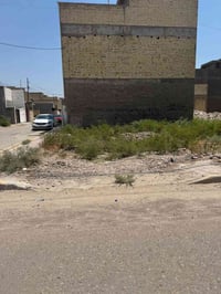 قطعه ارض للبيع ركن مساحتها 100 مربعه تجاري شارع 23 الاستفسار 077065572...