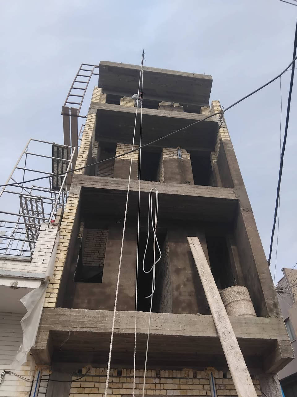 سلام عليكم متوفر كادر لبخ سمنت  
*********** واتساب 
*********** واتساب
