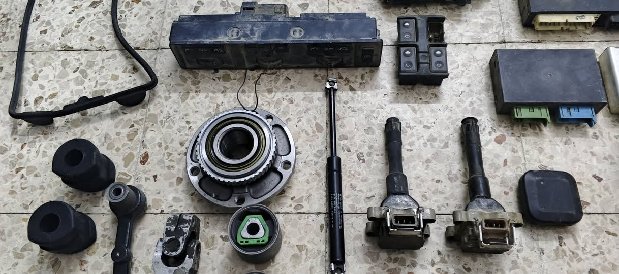 السلام عليكم. غراض bmw للبيع شلع . للعلم البوربرن والصدر الخلفي واذاين المحرك والقايش جدد غير مستخدمات.  مكاني صلاح الدين.


**إذا كنت صاحب هذا الإعلان وتريد حذفه لأي سبب، رجاءا أرسل رسالة إلى الدعم الفني**
