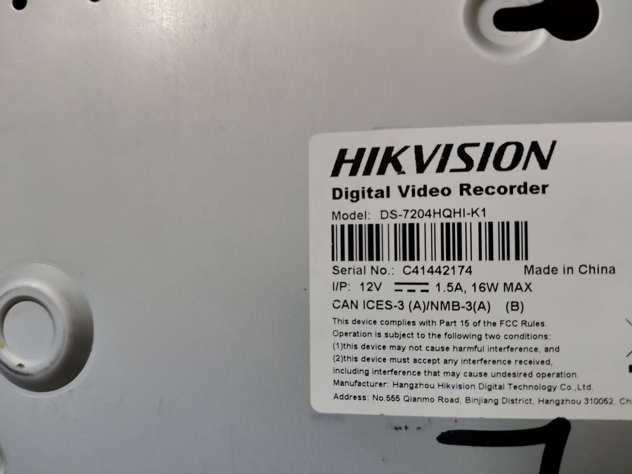 السلام عليكم من رخصه المدير للبيع منظومه كامرات نوع هاك فجن أصلي 5 ميكا 4 جنل هارد تخزين 500 كيكا   سعره 95 ألف سكن بغداد تليفون واتساب ***********
