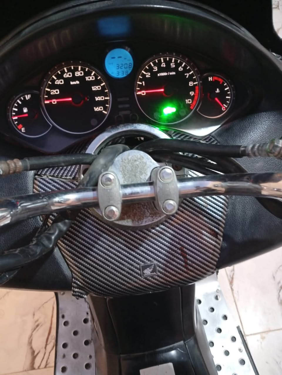 فورزه 08 للبيع  كهربائيات كلها شغاله والنضافه شوفت عينك مستعجل ع بيعها بسعر 700 وبيها مجال عنواني البصره كرمه علي للتواصل واتساب ***********
