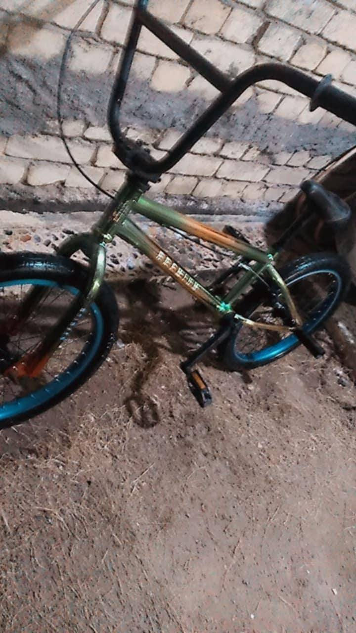 السلام عليكم بايسكلBMX7الوان
سعر خاص
رقم ***********
