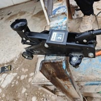 جك ٢طن • معه عدة • حي الحكيم