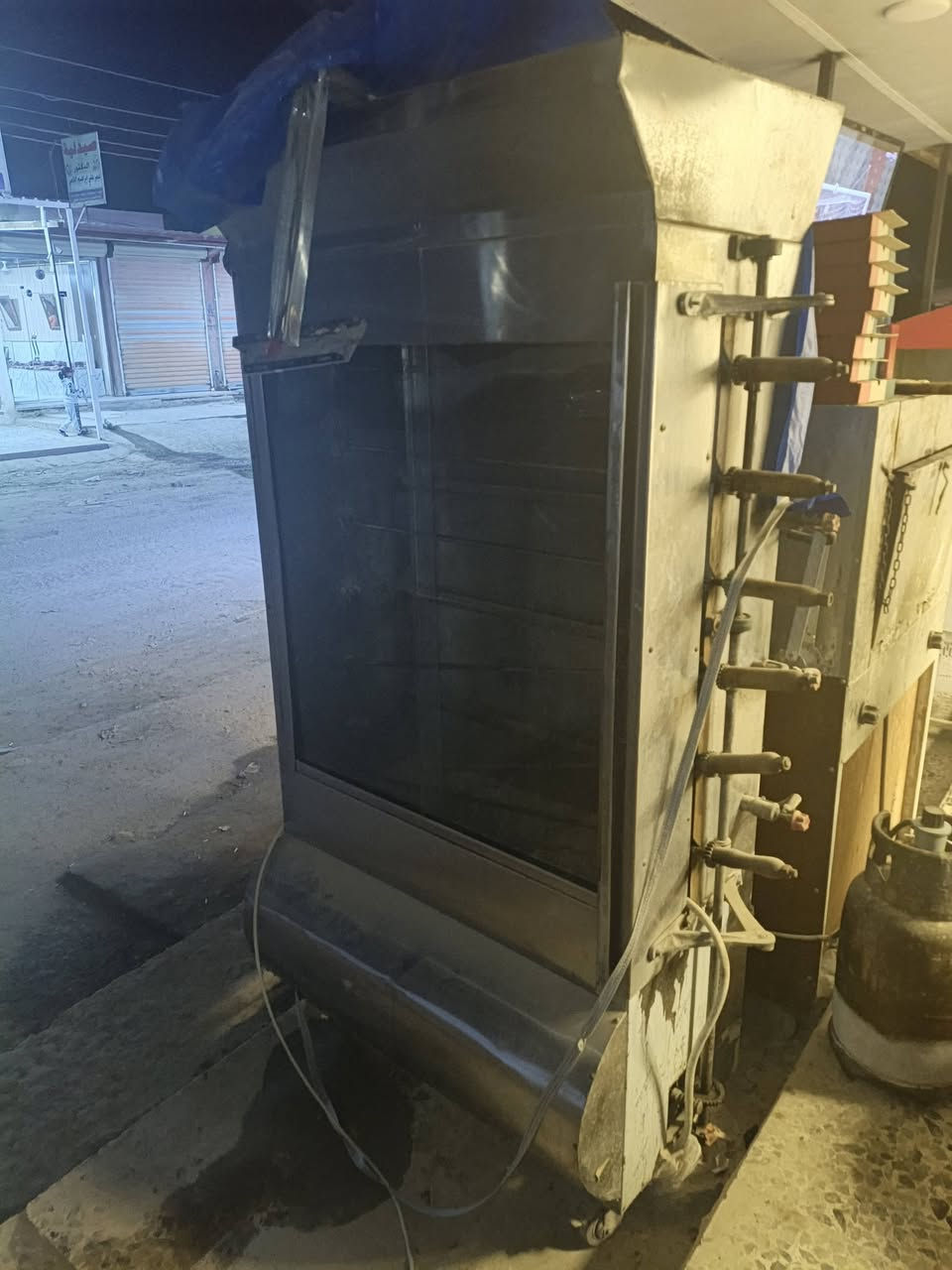 السلام عليكم شويا دجاج اخت الجديده ماطورها شغال كبل اشغل ***********وات ساب متوفر
