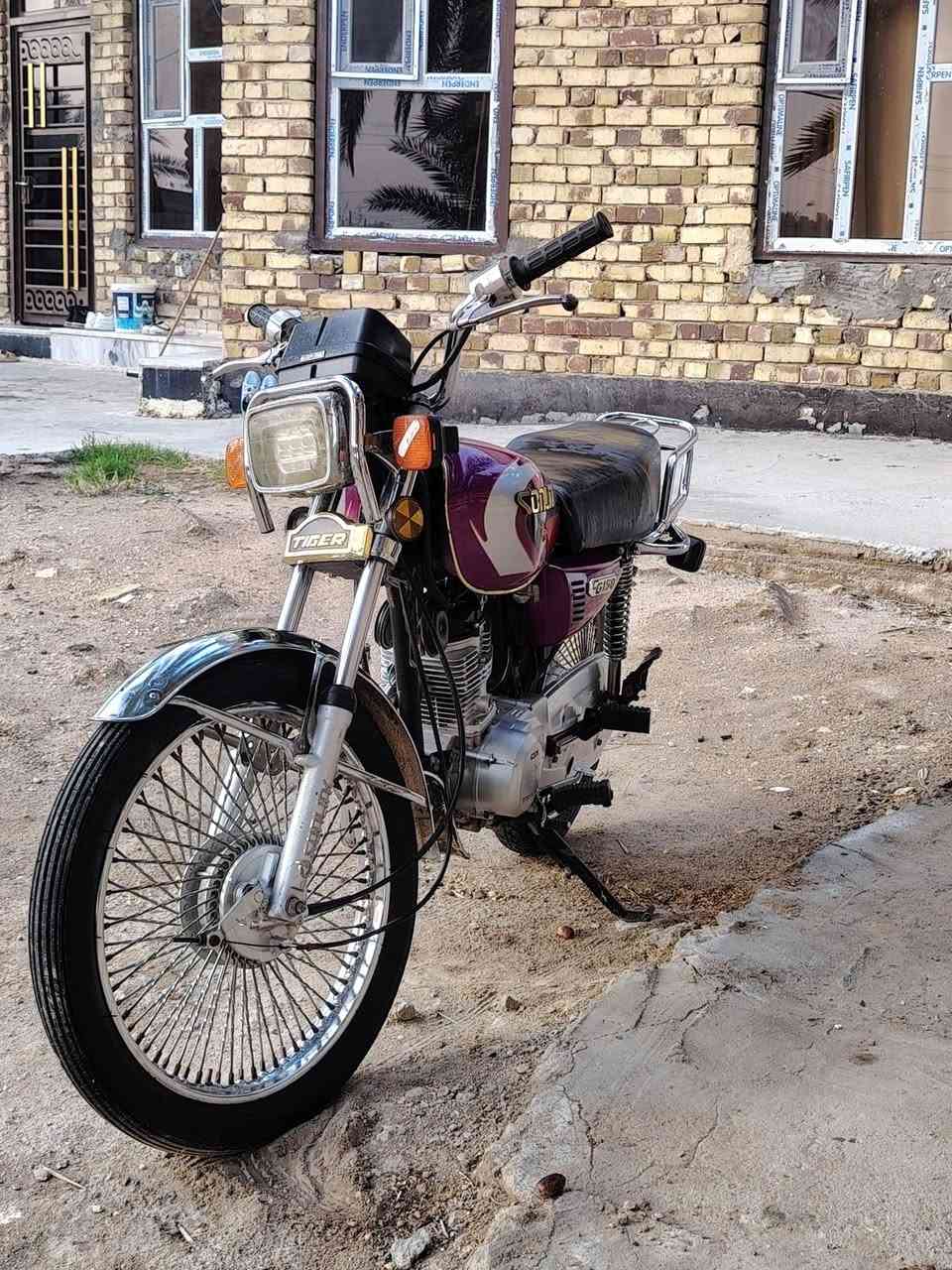 سلام عليكم  
تايكر 2021 اوراق محركه خير من الله ولنظافه كدامك 
لسعر 450 وبي مجال عنونه حله ابو غرق عله شارع العلويه شريفه ***********
