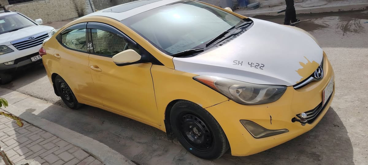 السلام عليكم موديل 11 كير و محرك خير من الله وارد بسمي تحويل ثاني يوم  مصفره هيئا و مرور حادثها بل صندوك موضح بل فيديو و البنيد مبدل السعر(83) ***********بي وتساب المكان حي اور
